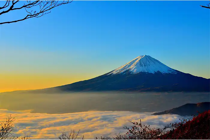 Mount Fuji | The 10 Most Beautiful Mountains in The World